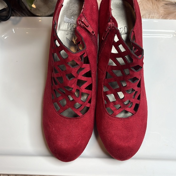 RED SUEDE BOOTIE HEELS - Picture 5 of 7